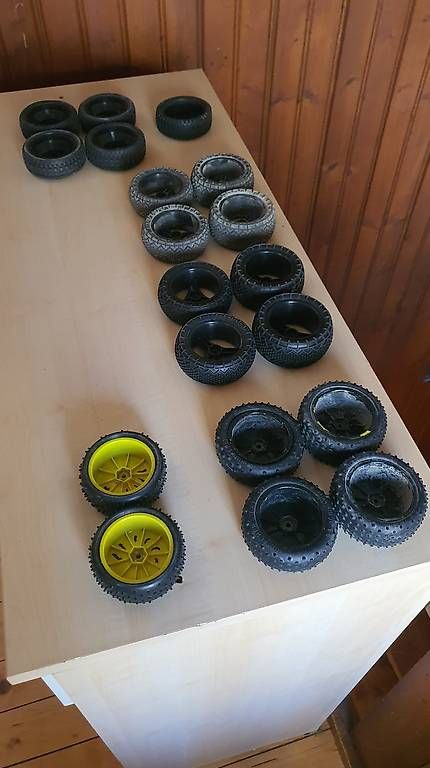 Modellismo RC: Rc Buggy Räder, Gebraucht, 12mm hex – Usato da Peist venduto da Chrigi7029 1