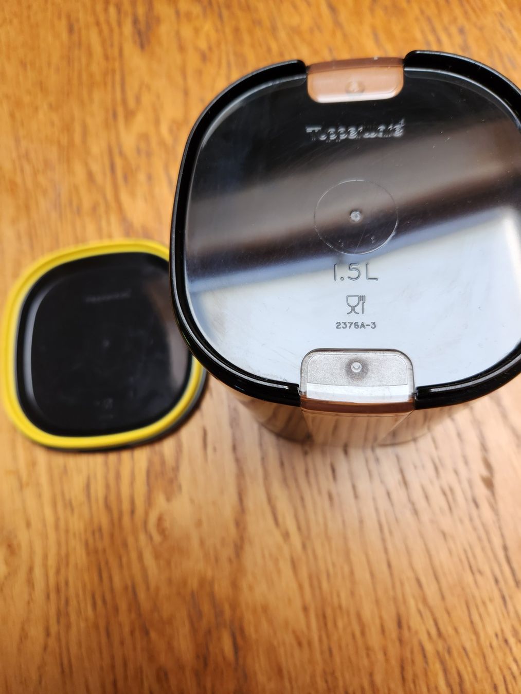 Tupperware Contenitori & Simili: Tupperware Behälter mit Aufschrift Charli Tupper – Usato da Gstaad venduto da Meiel2020 3