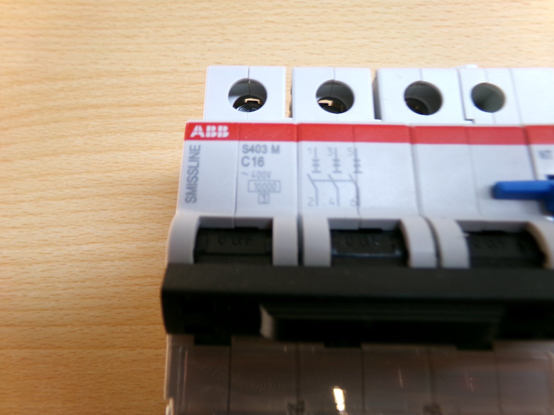 ABB Interruttori: LS 3xC16 mit N-Trenner ABB-smissline-S – Nuovo (secondo la descrizione) da Hombrechtikon venduto da Maloev17 1