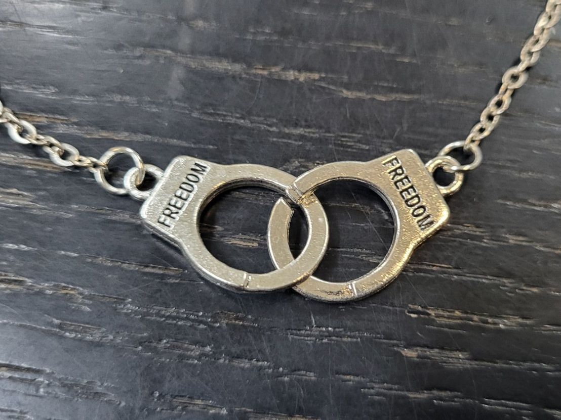Sonstiges für Firmenanlässe & Parties: Coole Fusskette im Handschellen Design – Neu (gemäss Beschreibung) aus Figino von MabaStore24 1