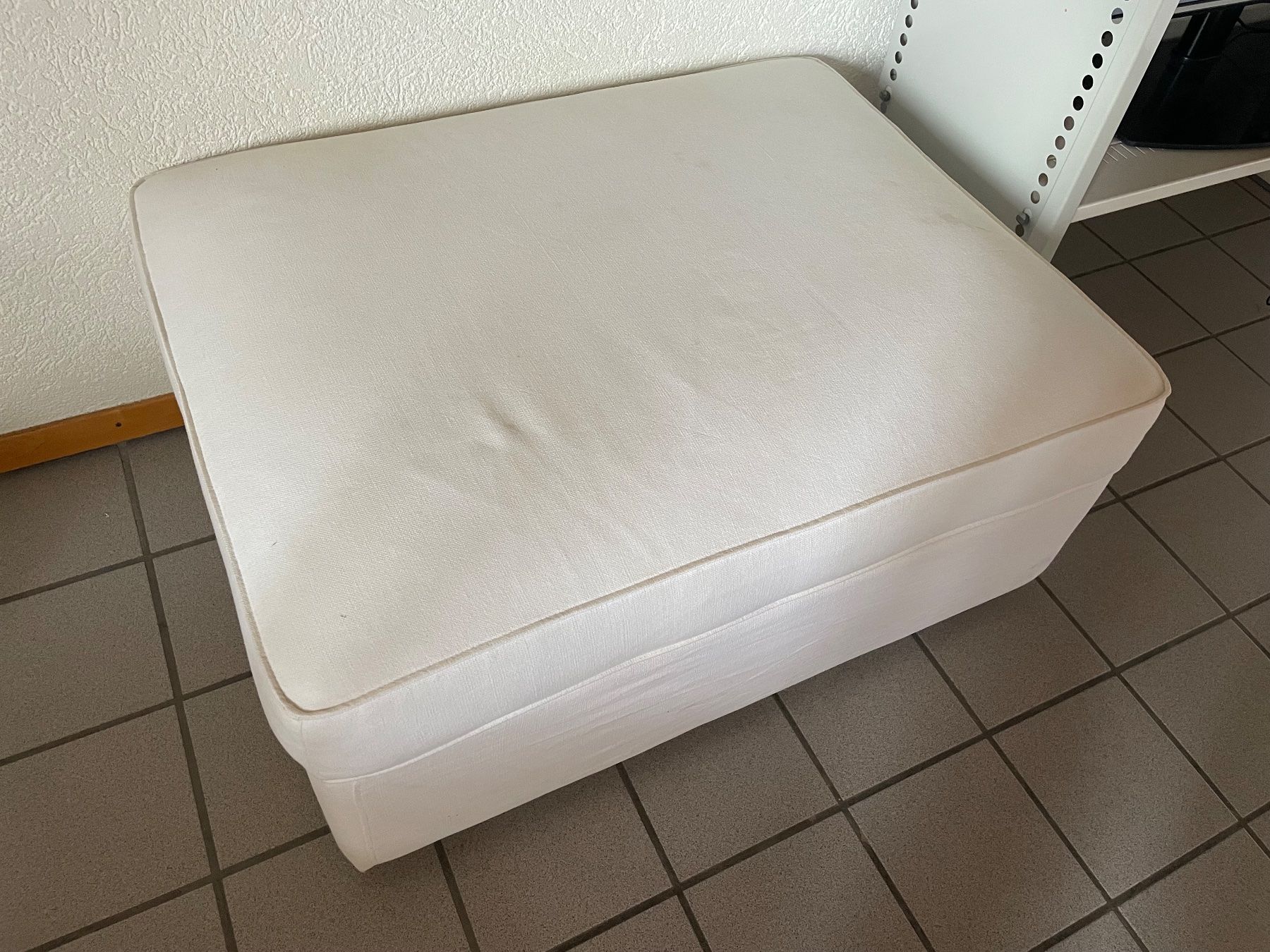 Ikea Divani: Canapé Ikea Kivik blanc – Usato da Delémont venduto da LeRistou 2