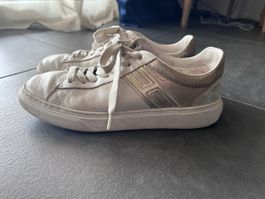 Hogan T38