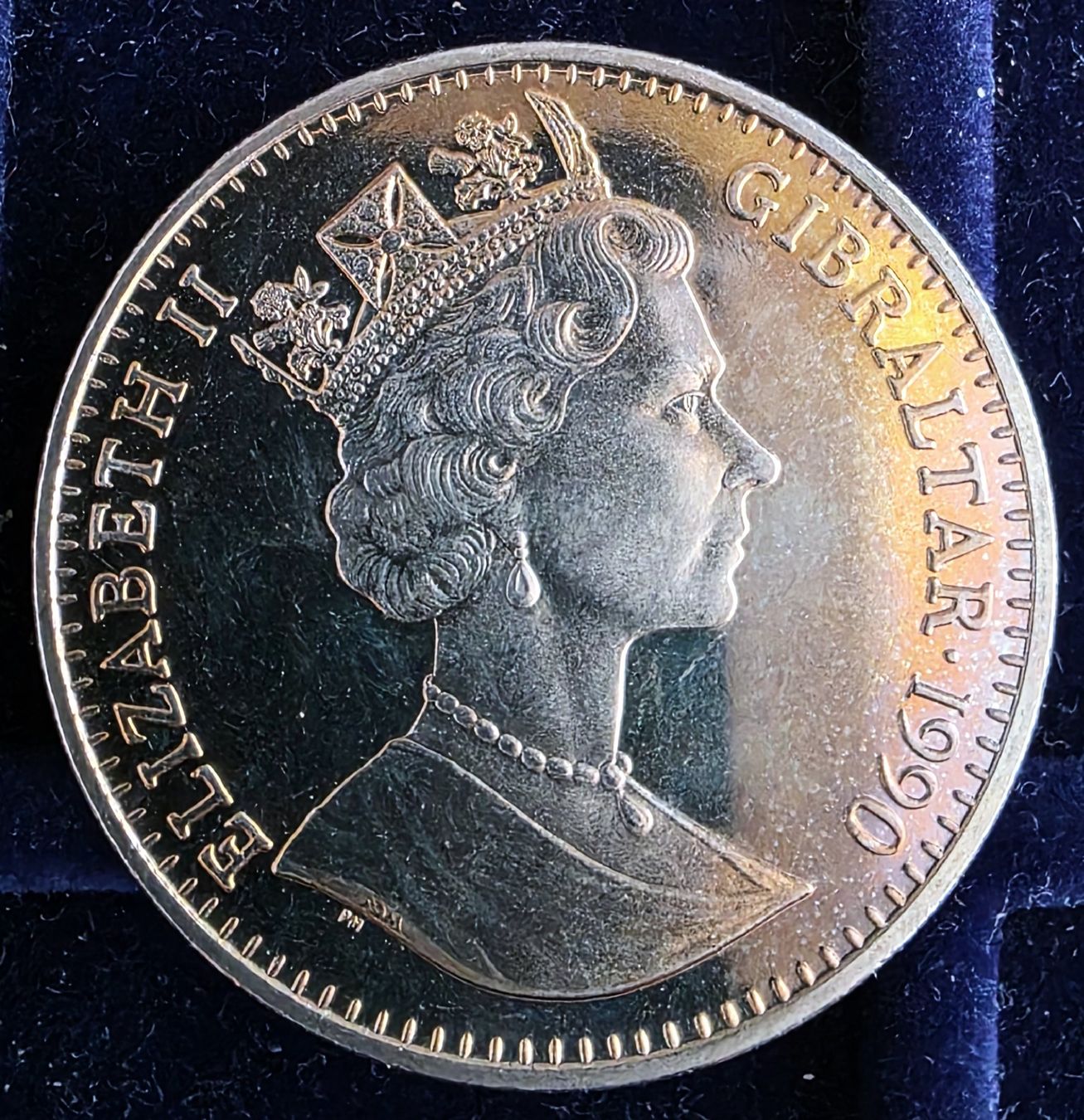 Tutti le monete: GIBRALTAR 1 CROWN 1990 UNZ. – Nuovo (secondo la descrizione) da winterthur venduto da CoinPassion 1