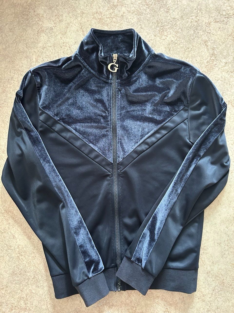 Guess Giacche: Giacca Guess nera S – Usato da Giubiasco venduto da LorisVale