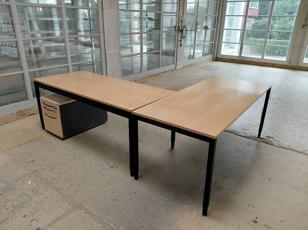 Scrivanie: Bürotisch-Kombination – Usato da Riedt b. Erlen venduto da Loemio