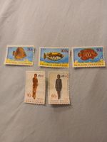 Timbres-poste République Indonésie 1972 poissons et costumes