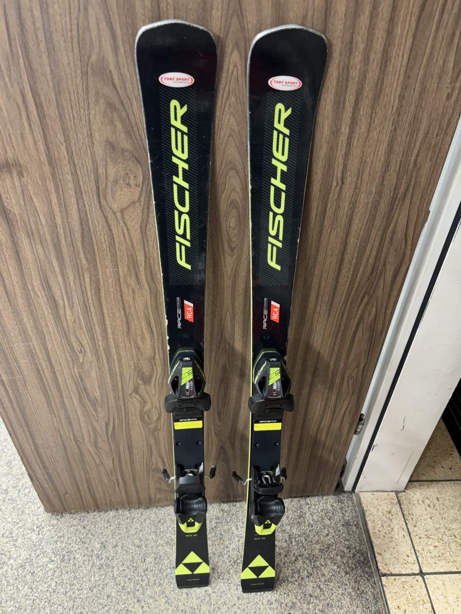 Fischer Skis: Fischer Jugend Rennski  – Gebraucht aus Greppen von Josiehuerlimann