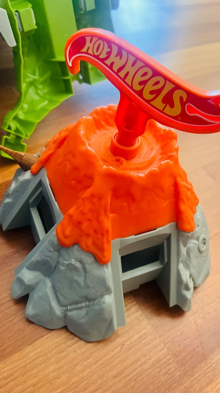 Hot Wheels Spielzeuge: Hot Wheels Diverse Teile / Vulkanturm – Gebraucht aus Hettiswil b. Hindelbank von berby 2