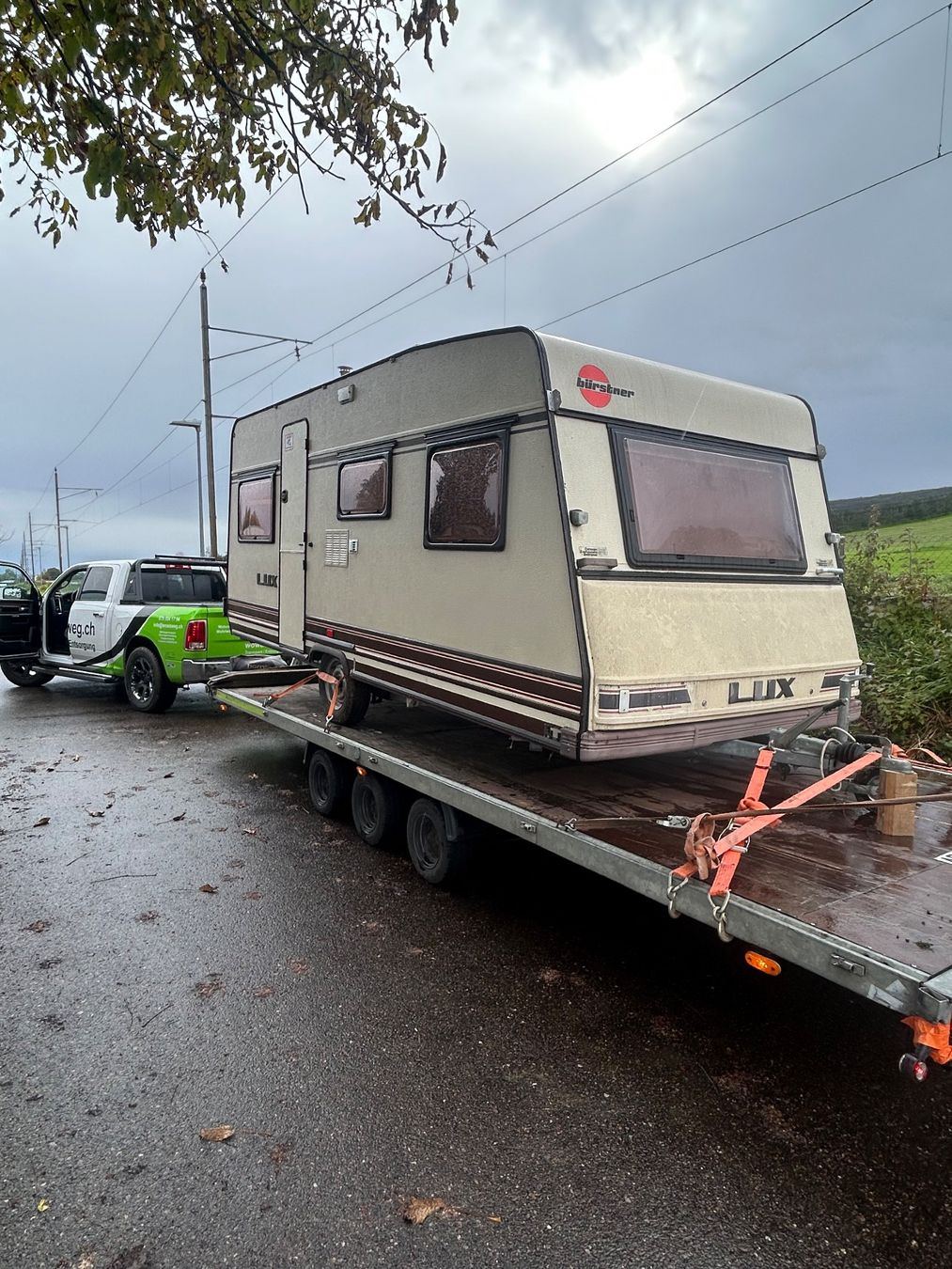 Veicoli da campeggio: Wohnwagen Transport & Entsorgung – Usato da Stettfurt venduto da wowaweg 2