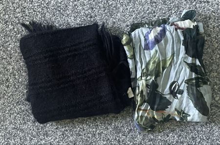 Schals Set: Schwarz und leichter Sommerschal
