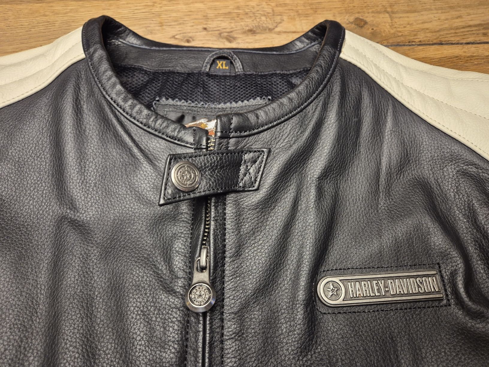 Harley-Davidson Gilets & Westen: Harley-Davidson Lederweste XL – Neu (gemäss Beschreibung) aus Oberdiessbach von Finland1977 2