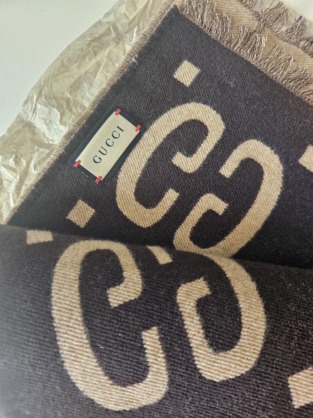 Gucci Foulards, Tücher & Schals: Écharpe Gucci, neuve jamais utilisée  – Neu und originalverpackt aus Onex von fre_gd9f 1