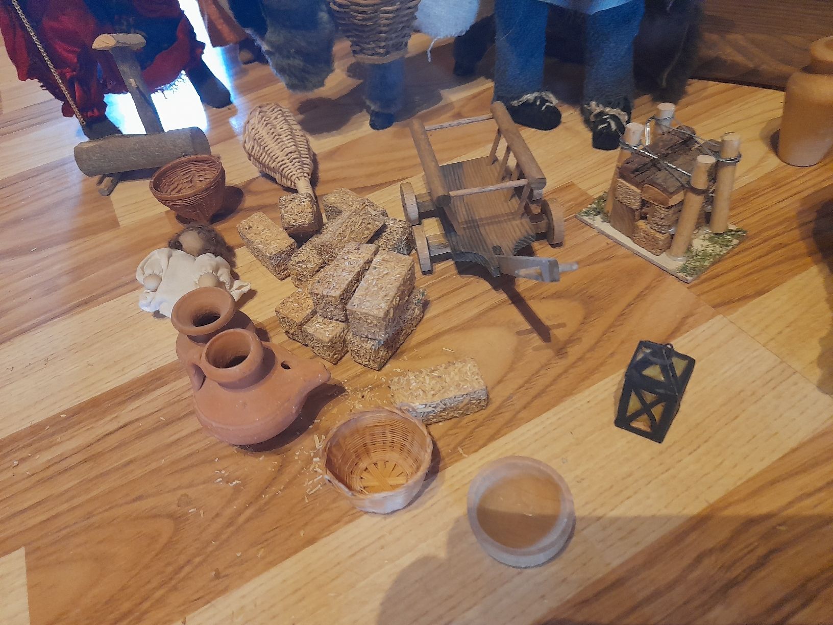 Toutes les décorations: schwarzenberger figuren und krippe – D'occasion à Dinhard par SchlaubiGo 3