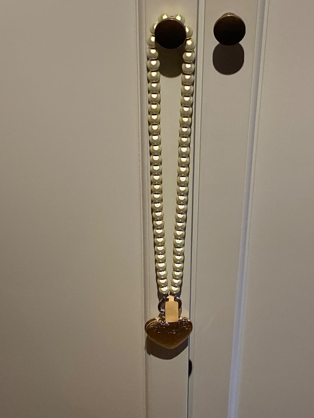 Catenine: PERLENKETTE ,HELLGELB MIT ANHÄNGER HERZEN – Nuovo e nell'imballaggio originale da Meienried venduto da ManuelaBoutique 6