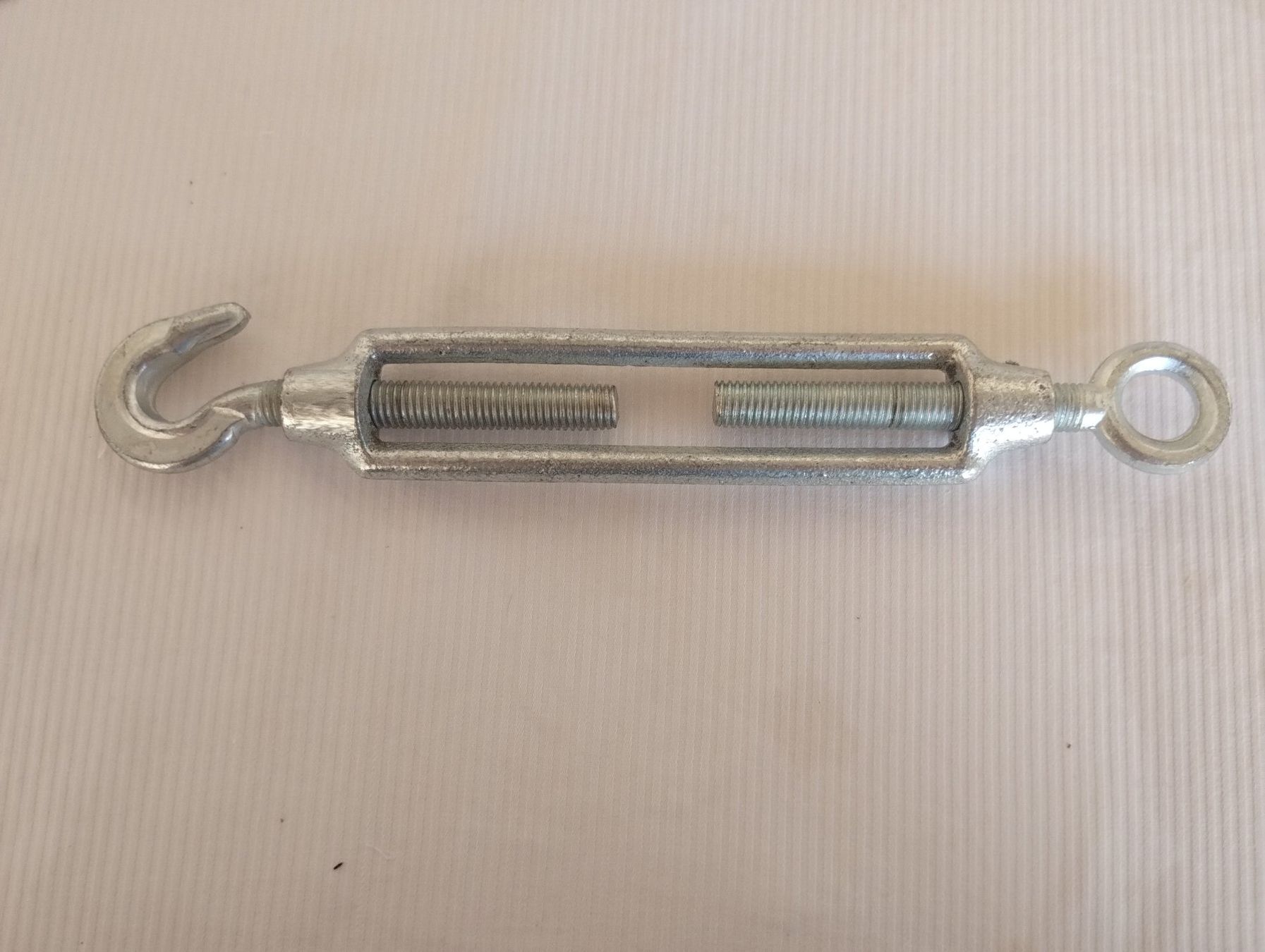 Produktbild von Seilspanner Aus Carbonstahl – Manuelle Ratsche Für LKW & Anhänger, 11,5x10,5 Cm, Rostgeschützt, Für Sichere Ladungssicherung