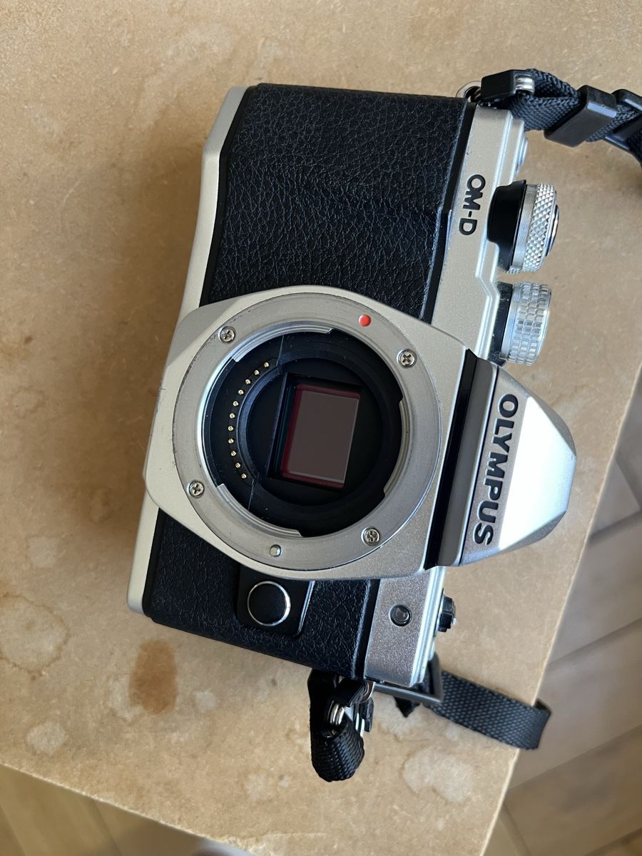 Olympus Fotocamera: Olympus OM-D E-M10 Mark II mit 17mm Objektiv – Usato da Basel venduto da fri_nz9s 5