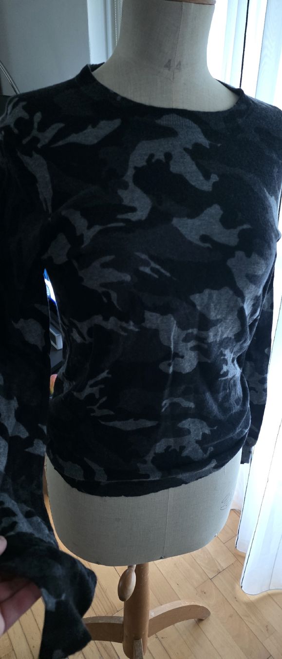 Maglioni & Felpe: Zadig & Voltaire Cashmere Pullover, Grau/Schwarz, Gr. M – Usato da Riedikon venduto da Winter21. 1