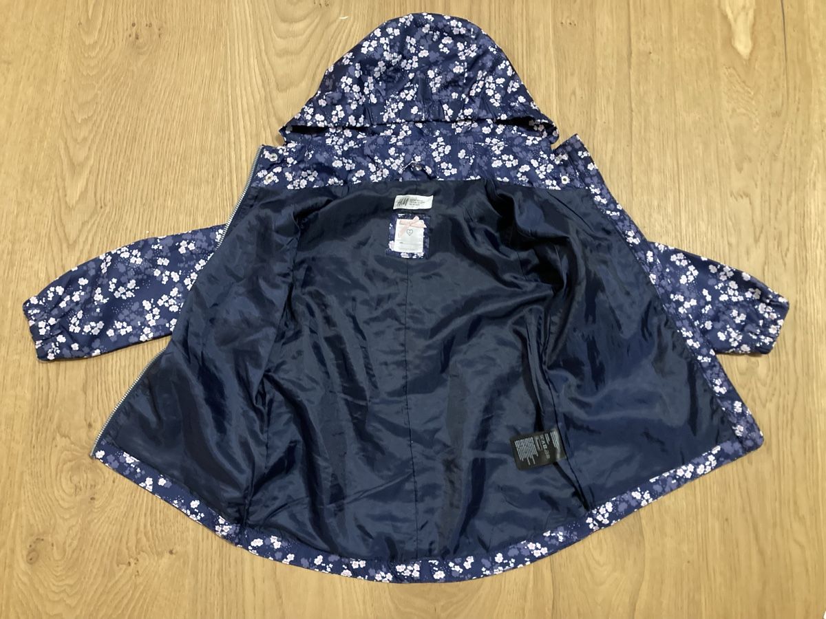 H&M Vestes & Manteaux: H&M Übergangsjacke Gr. 98/104 – D'occasion à Oberstammheim par Annatina11 2
