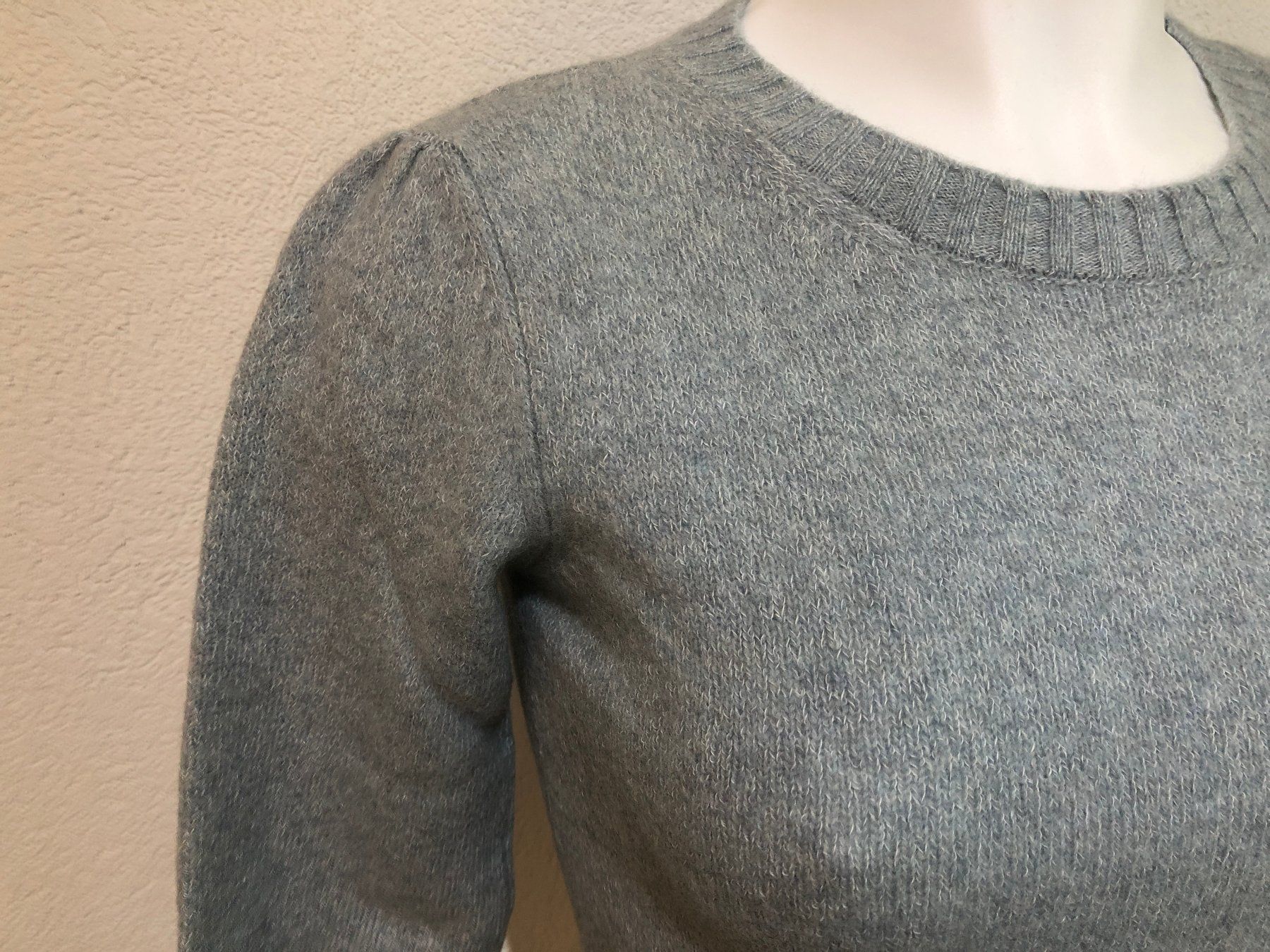 Apc Maglioni & Felpe: A.P.C. Paris Pullover Gr XS 78% Wolle hellblau-grau – Usato da Berg am Irchel venduto da Zweiti_Chance 1
