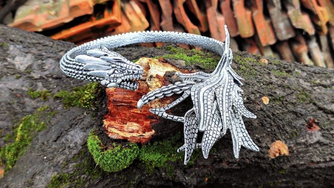 Ketten: Collier dragon Games of Throne – Neu (gemäss Beschreibung) aus Saxon von 2005sylvester 2