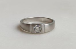Eleganter Ring aus 925 Silber mit Zirkonia 17mm