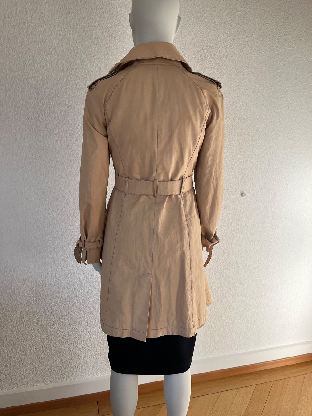 Hobbs Cappotti: Hobbs Trenchcoat, Gr. 36 Beige – Usato da Zürich venduto da bea_s5tq 1