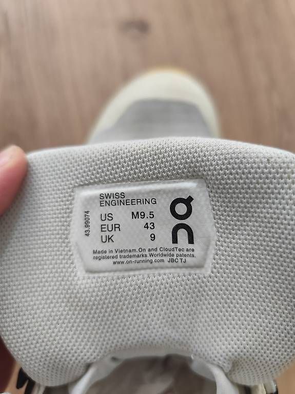 Scarpe da uomo: On Wanderschuhe Olympic Edition 2022 – Usato da Sachseln venduto da jas_ch 2