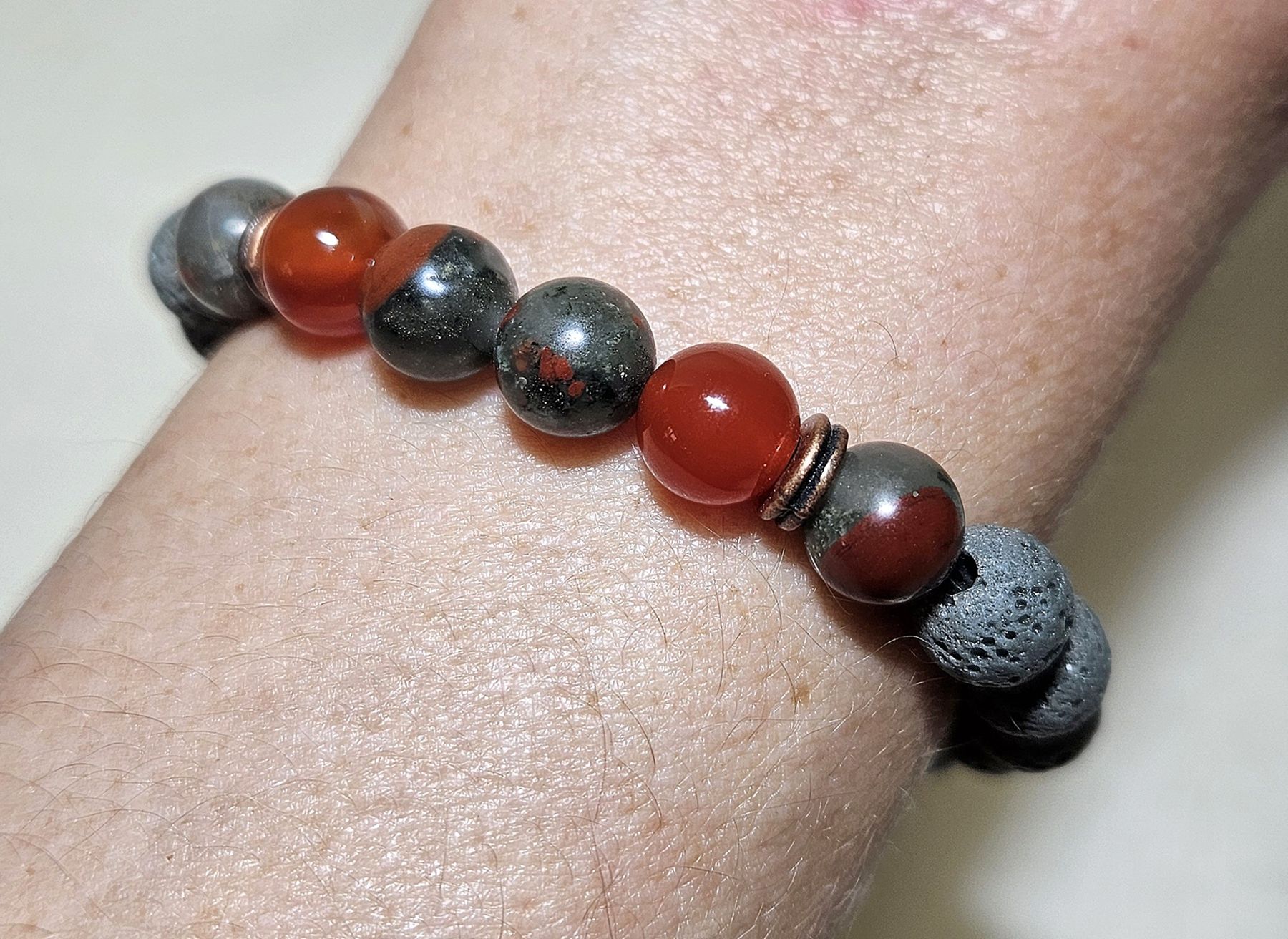 Bracciali & Braccialetti: grau-rote Lavastein Armk. - Spendenaktion – Nuovo (secondo la descrizione) da Unterkulm venduto da Nachtigall 2