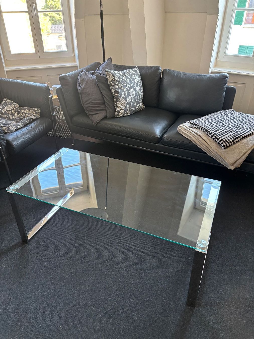 Tavoli: Couchtisch Glas und Chromgestell 120x60cm – Usato da Nidau venduto da kingmigae