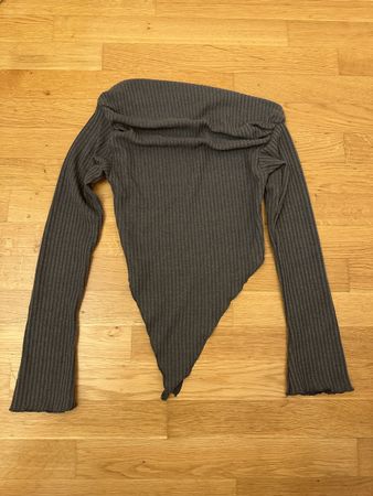 Graues One-Shoulder Langarm-Shirt Gr.S