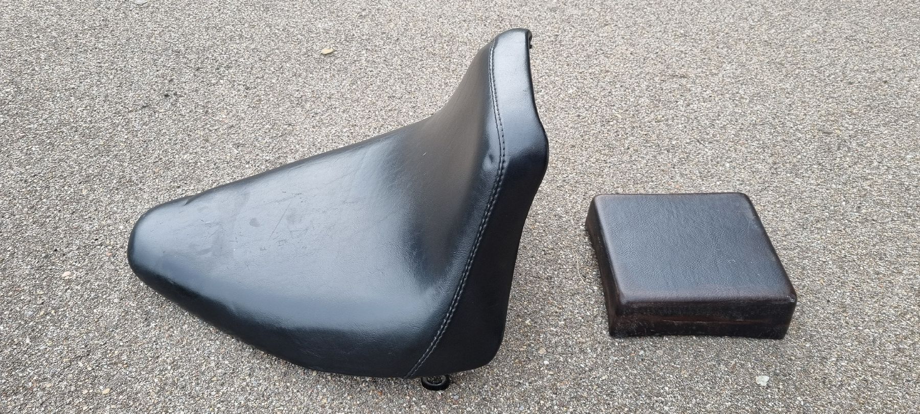 Harley-Davidson Tutti i ricambio per moto: Le Pera Custom-Sattel inkl. Sozius-Pad – Usato da Oberuzwil venduto da Cr514 1