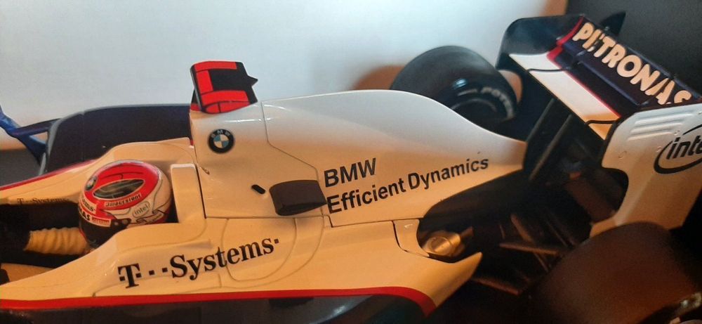 BMW Sauber F1.08 blanche et bleue numéro 4 de 2008 - Formule
