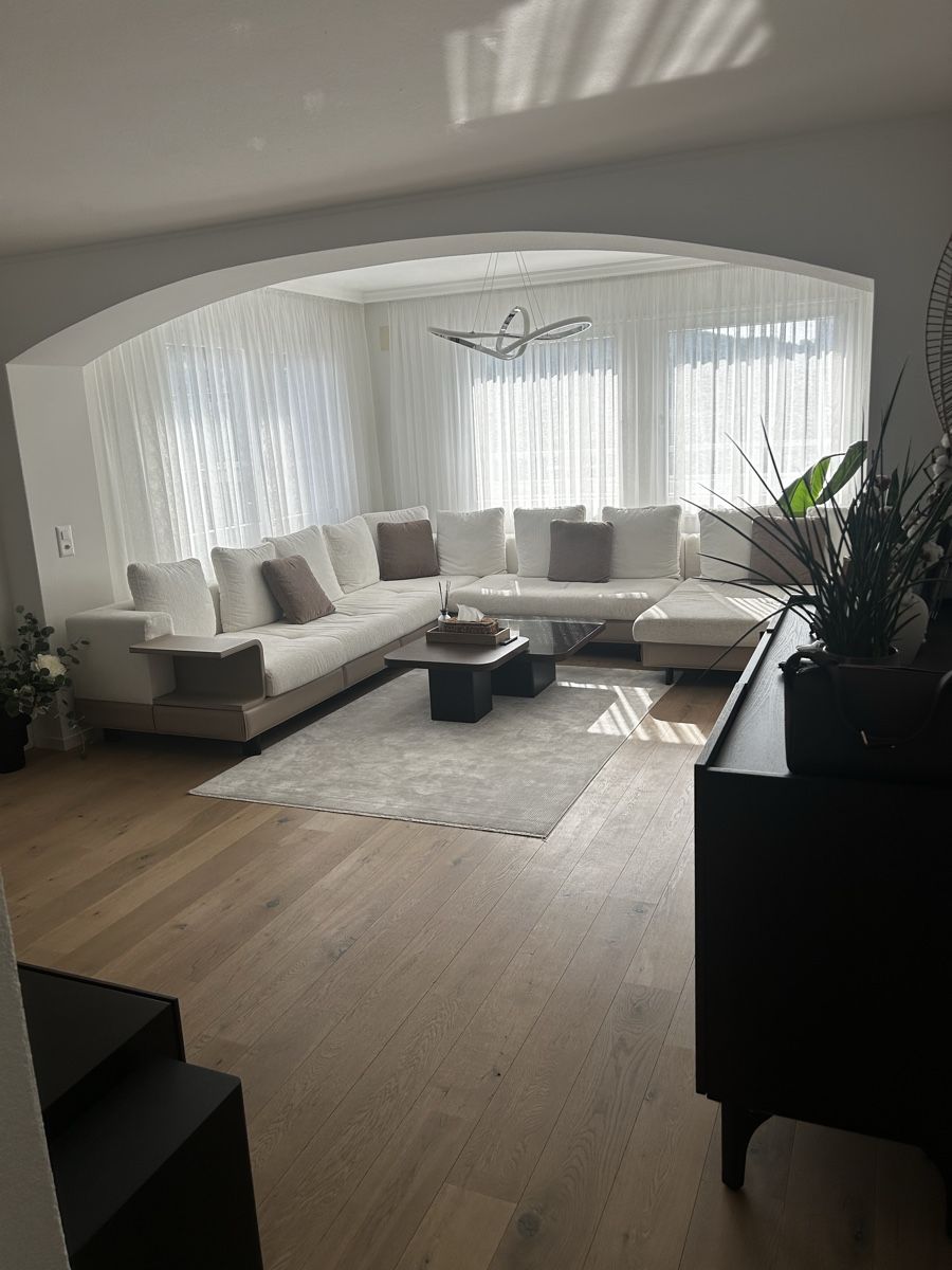 Sofas: Ecksofa weiss mit Leder-Elementen gebrauchter Zustand – Gebraucht aus St. Margrethen SG von kes_z59l