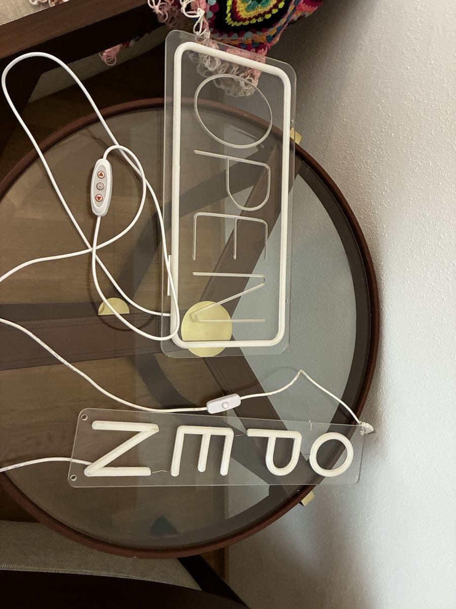 Insegne: 2 Neon Schilder Open – Usato da Zürich venduto da R1908 1