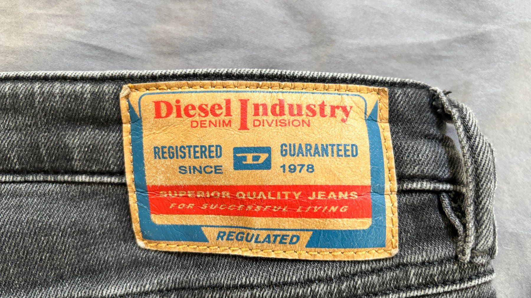 Diesel Jeans: Diesel Jeans, 32, schwarz – Usato da Spiegel b. Bern venduto da Laystyx 4