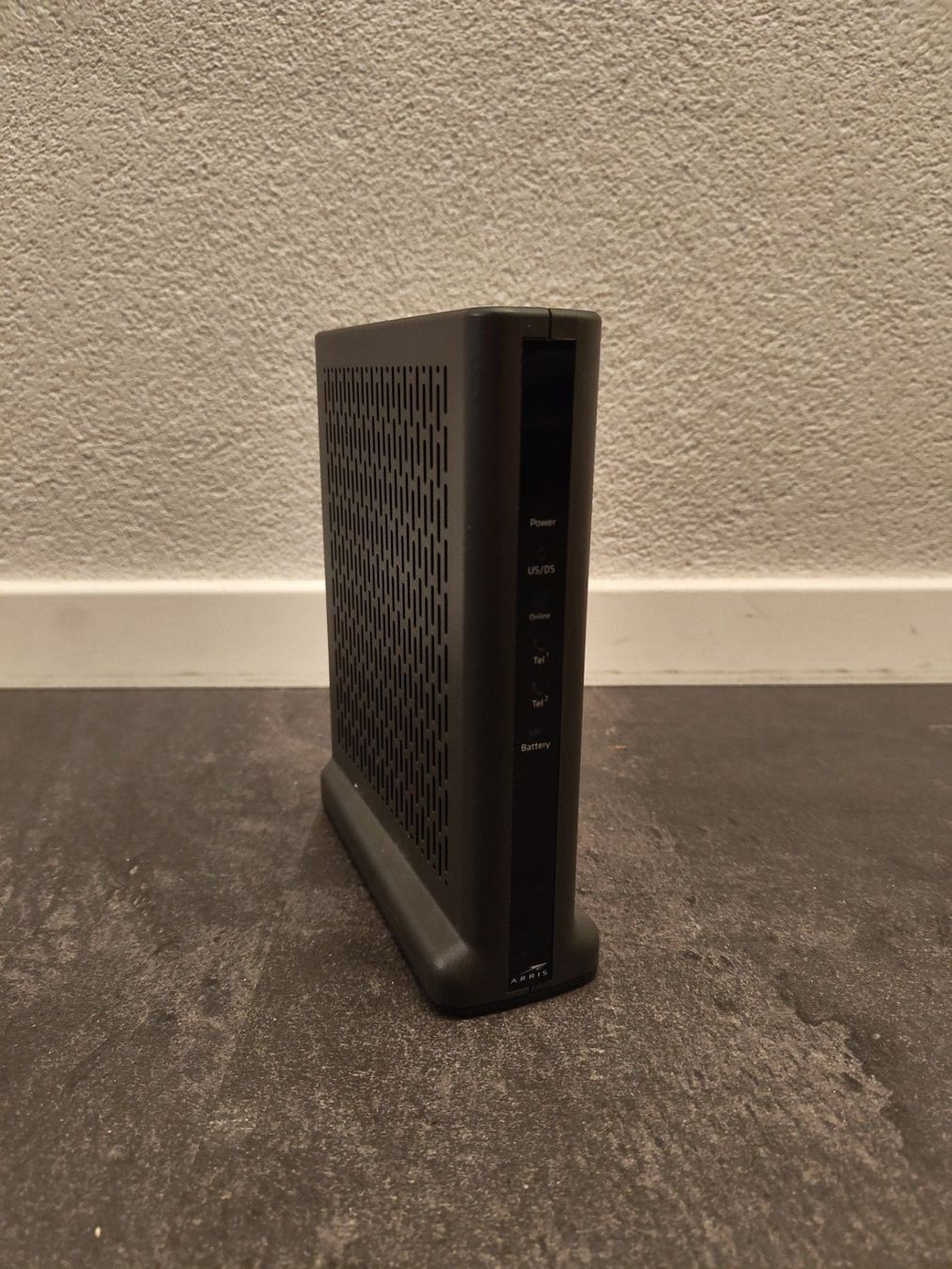 Arris Modems & Router: Modem Arris TM3402B (Kabelmodem) – Gebraucht aus Krattigen von verslaan