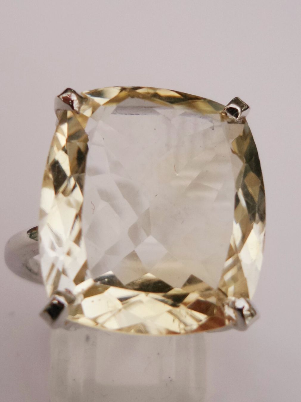Anelli: Solitaire Ring mit Citri 58 Neu – Nuovo (secondo la descrizione) da Zürich venduto da adriben 3