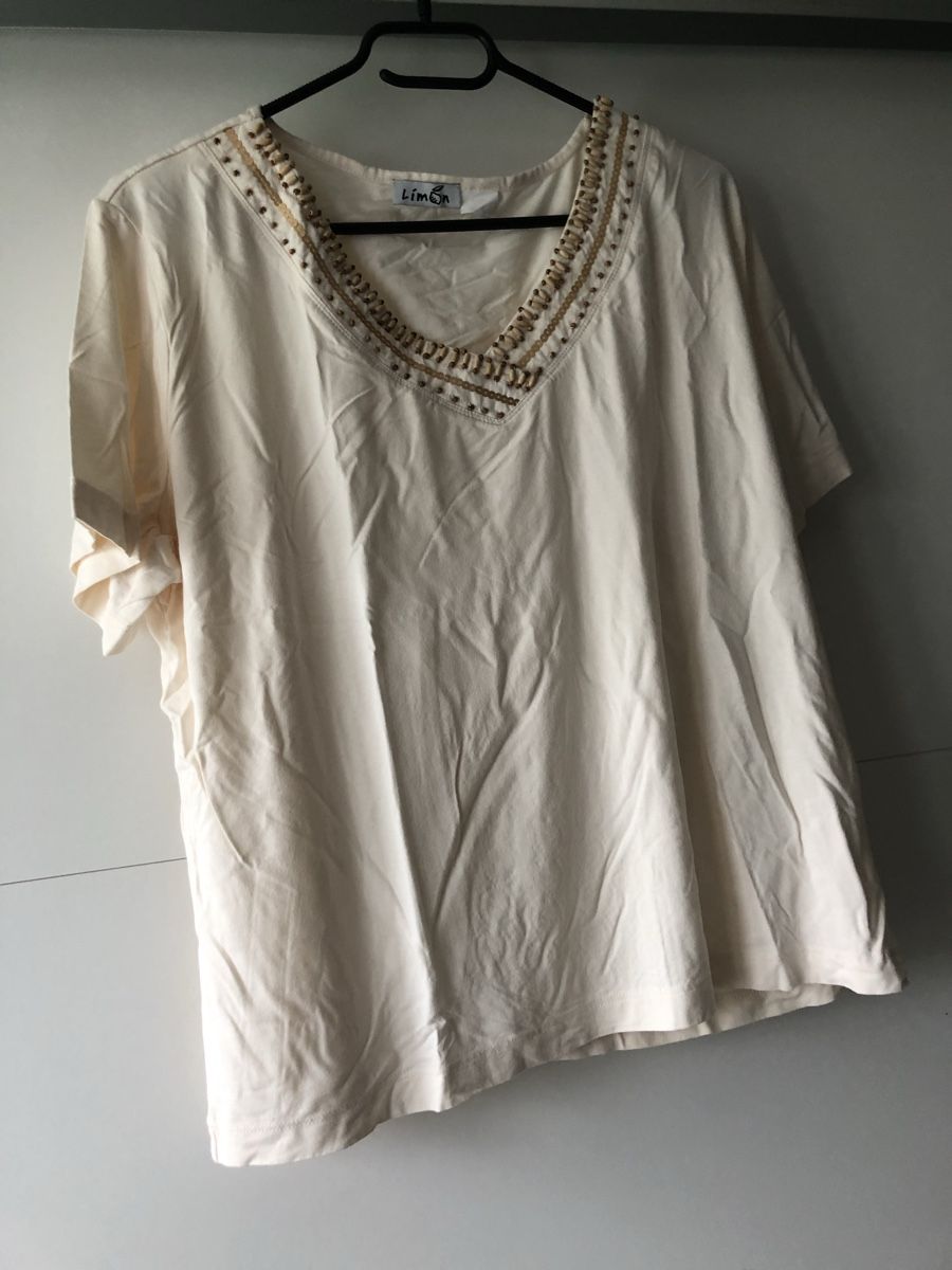 T-Shirts: Elegandes T-Shirt – Gebraucht aus Rüti ZH von Masken