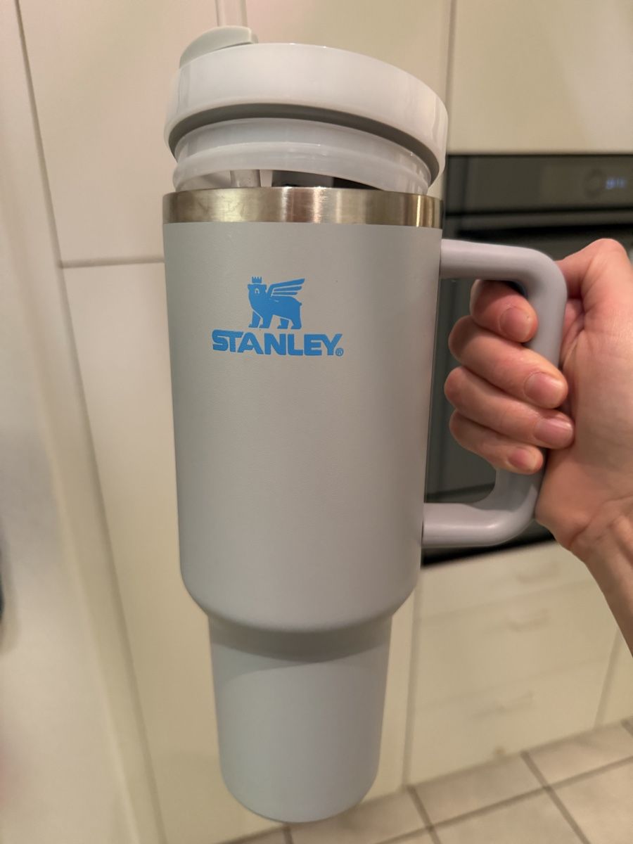 Stanley Gourdes & Thermos: Stanley Cup 1.18L hellgrau – D'occasion à Forch par mtor83