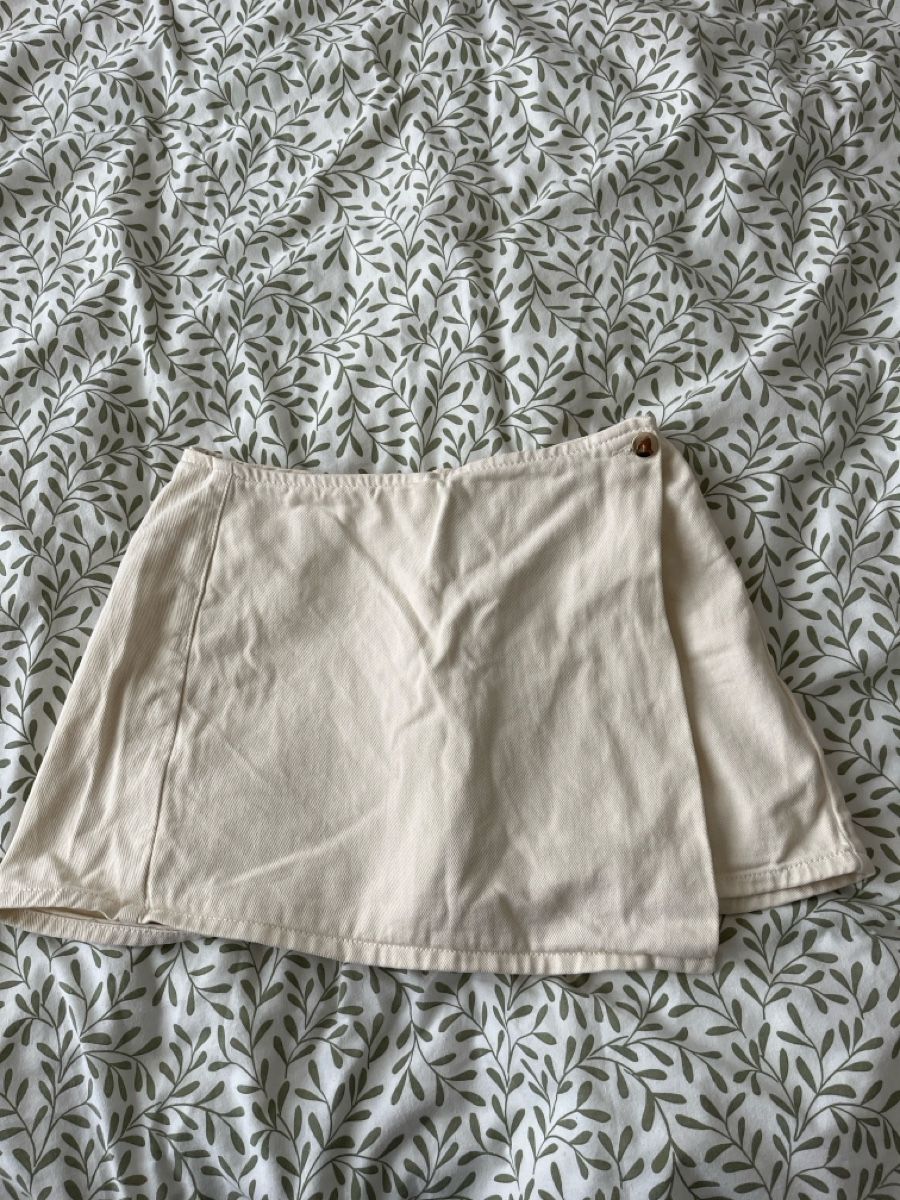 Hosen: Skort Grösse S About You Beige – Gebraucht aus Richterswil von ste_yzq7