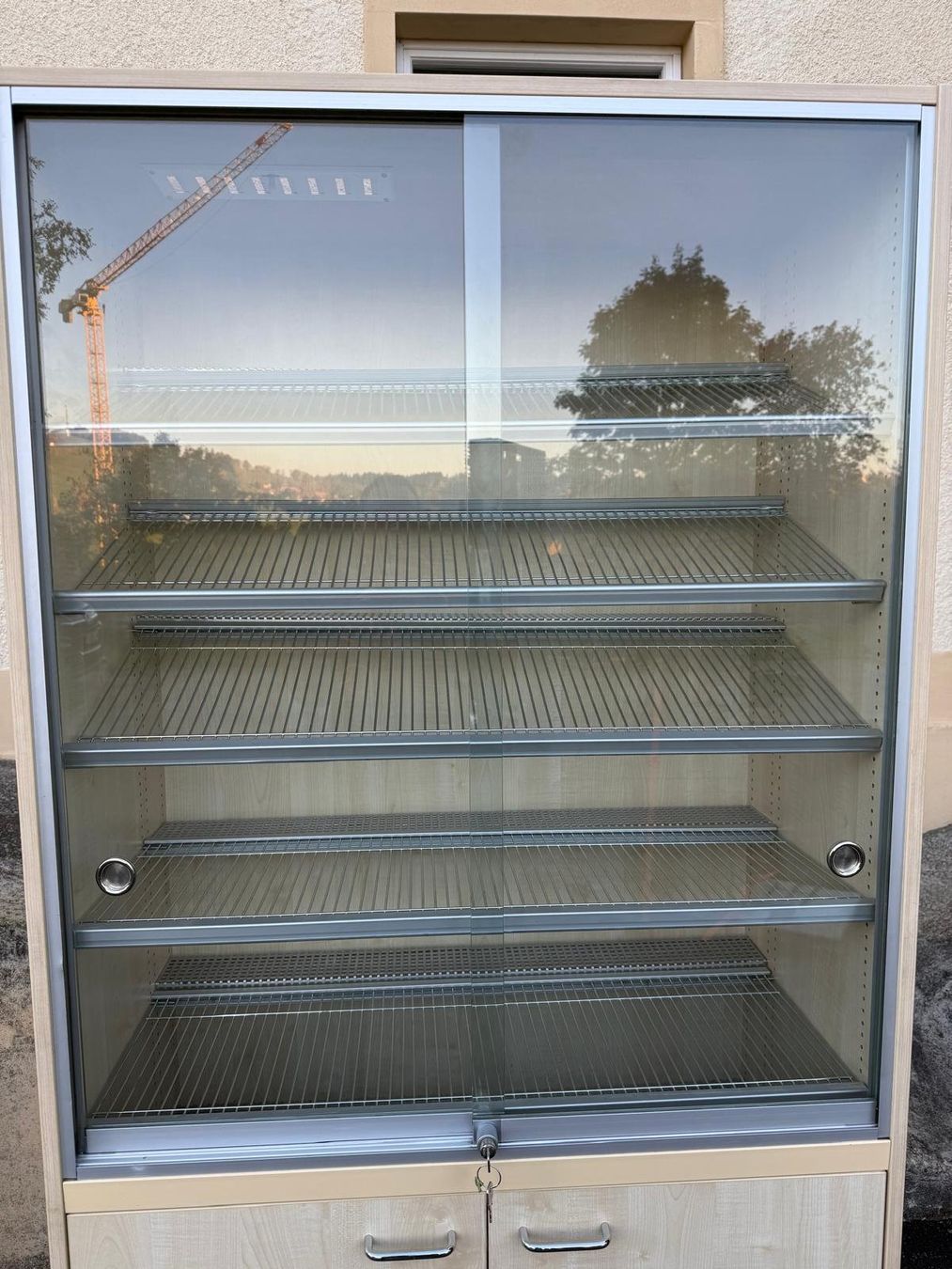 Armadi: Armoire vitrée 180x100x50 cm – Usato da La Chaux-de-Fonds venduto da Bretelle 3