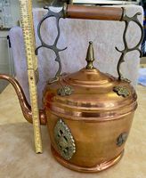 Seltenes Fundstück: Antiker Teekessel aus Kupfer und Messing