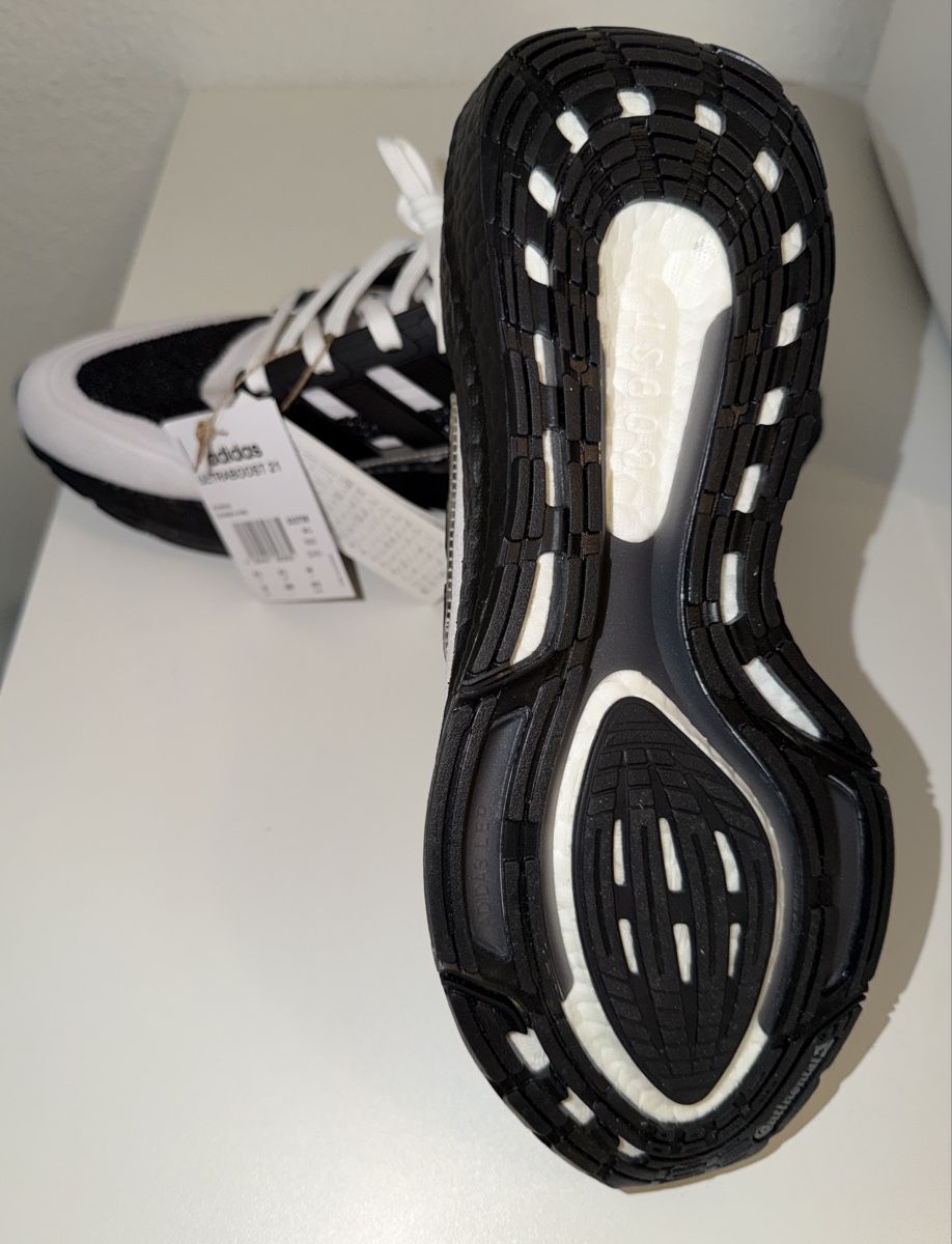 Adidas Herrenschuhe: Adidas Ultraboost 21 Oreo – Neu und originalverpackt aus Arnegg von Angel_jose 2
