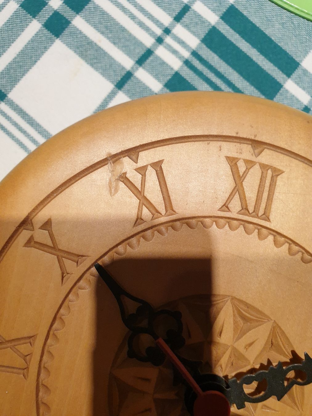 Orologi: Holzuhr in Runder Käseform – Usato da Ittigen venduto da Ziok187 1