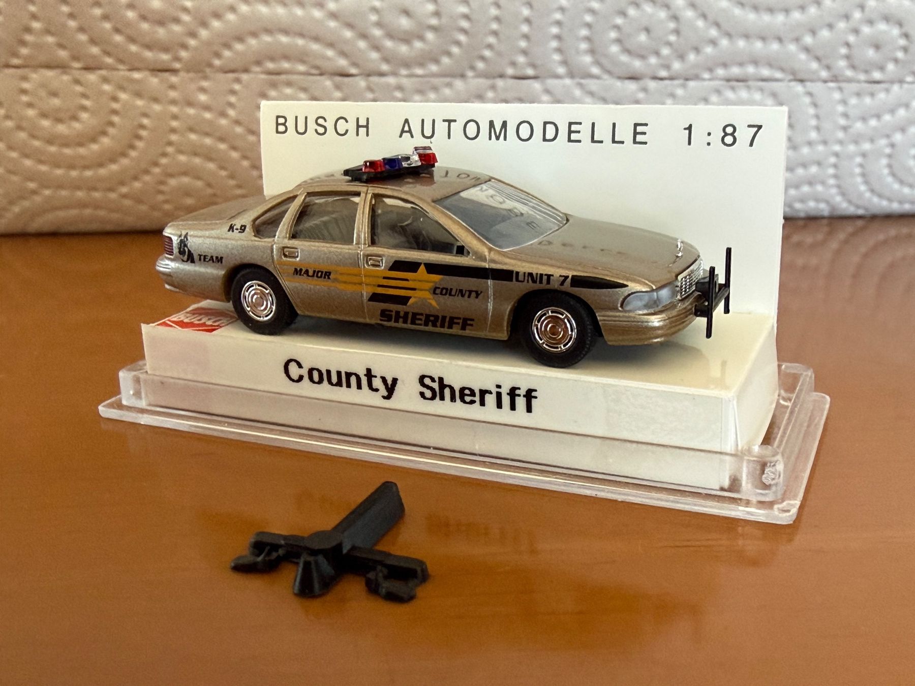 Busch Modellini d'auto: Busch US County Shérif 1/87 – Nuovo e nell'imballaggio originale da Morrens VD venduto da YannD02 5