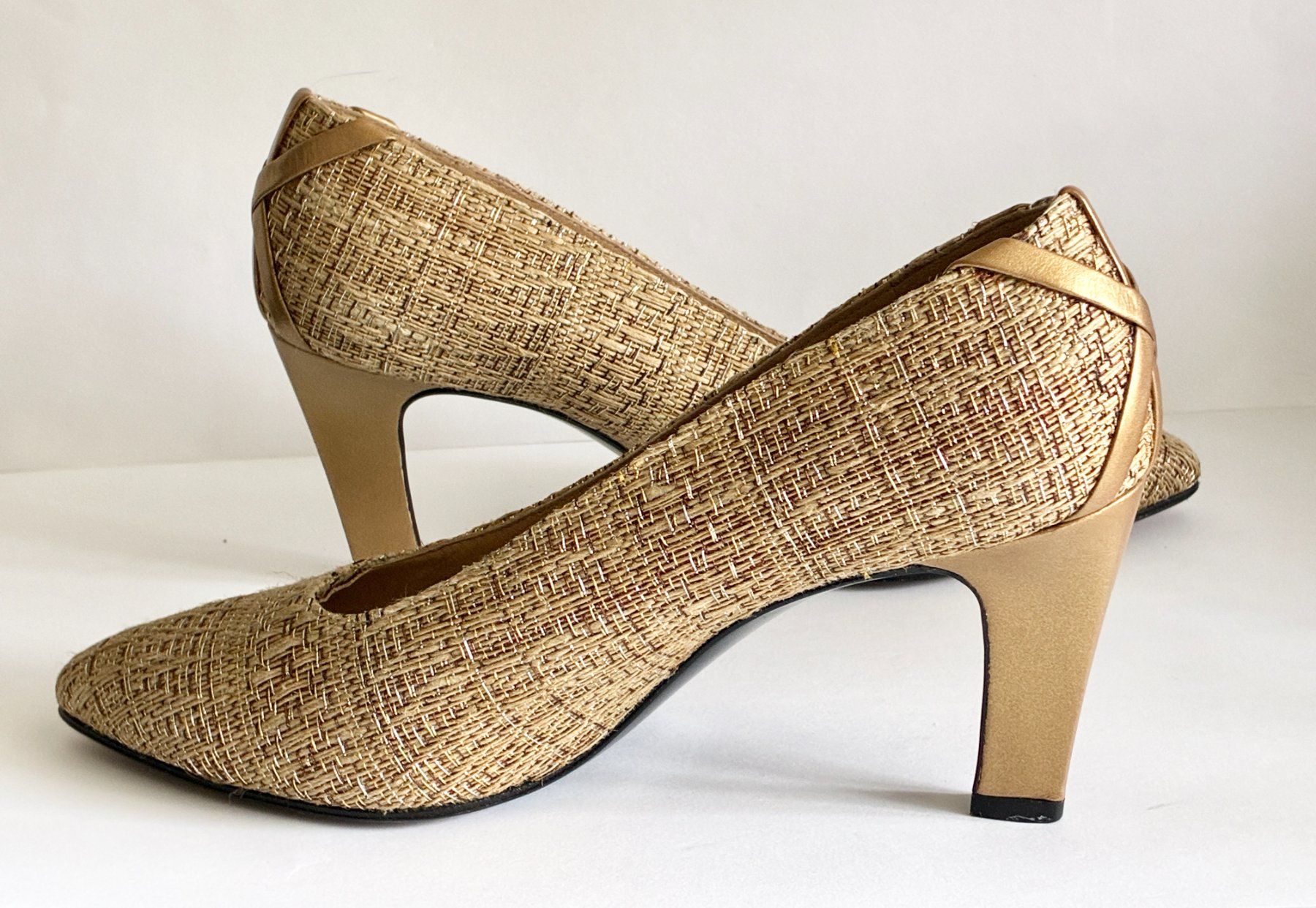 Stuart Weitzman Scarpe da donna: Vintage Pumps von STUART WEITZMAN Textil/Leder – Usato da Kloten venduto da Nephty