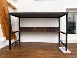 Bürotisch aus Holz, Schreibtisch