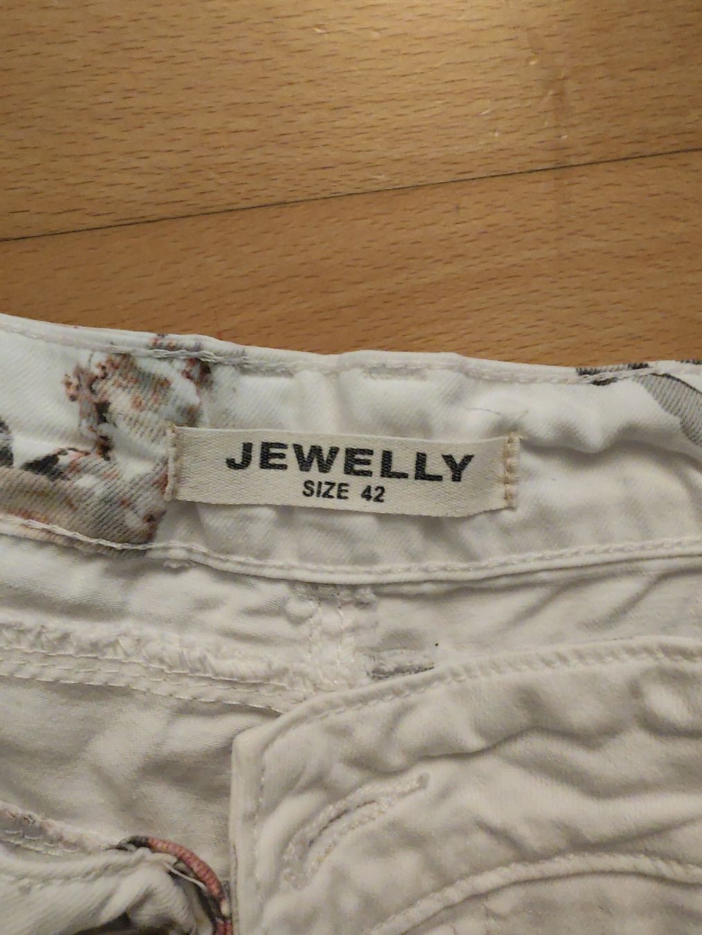 Pantalons: Hose Blumenmuster 42 – D'occasion à Sissach par sasocla 2