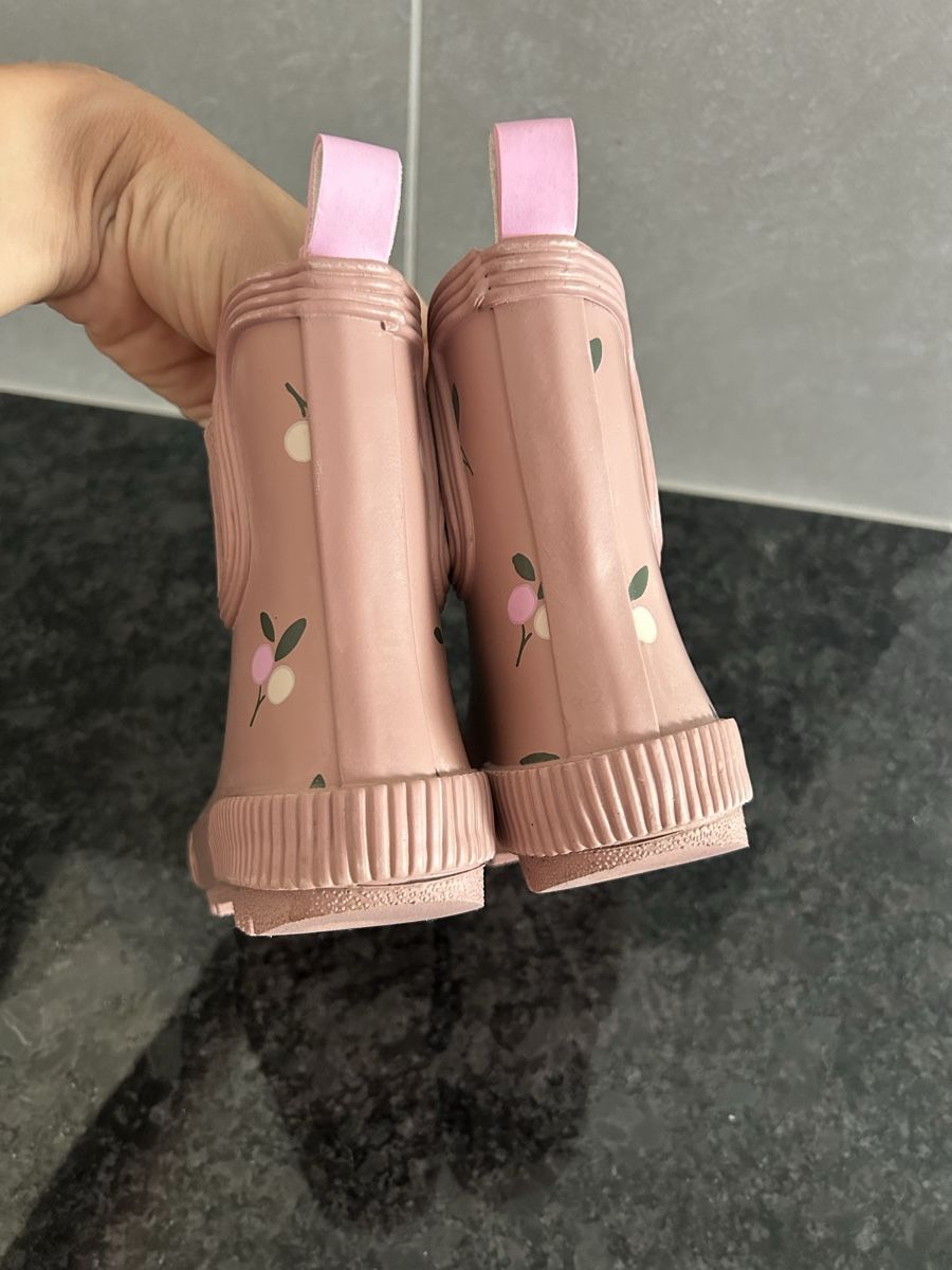 H&M Chaussures filles: Gefütterte Gummistiefel – D'occasion à Stäfa par Michelecarmen8892 6