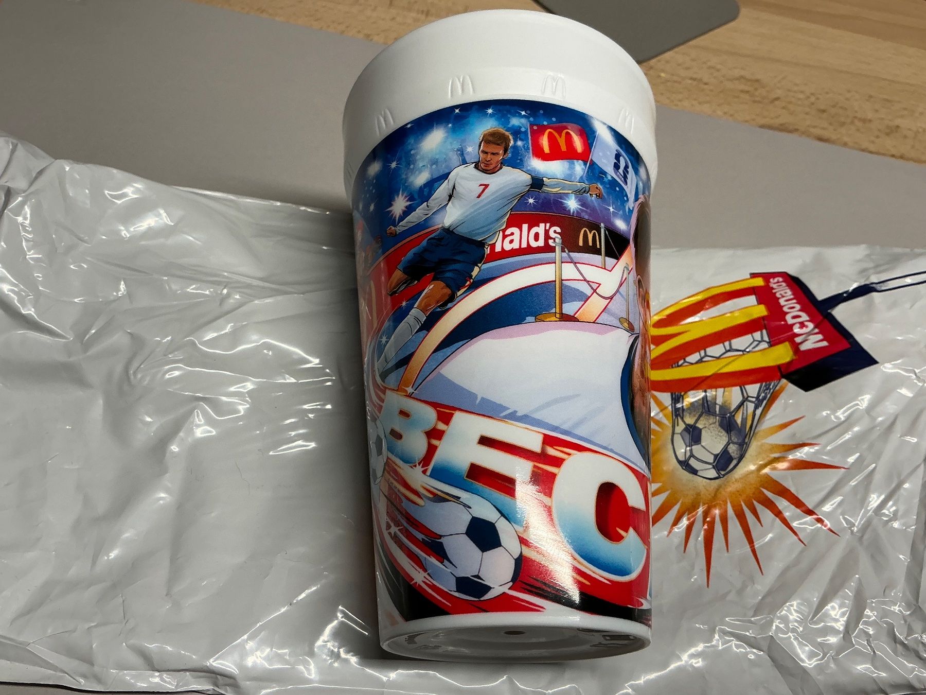 Contenitori & Simili: Sammelbecher Mc Donalds WM - Beckham – Nuovo (secondo la descrizione) da Sarmenstorf venduto da Snail83 2